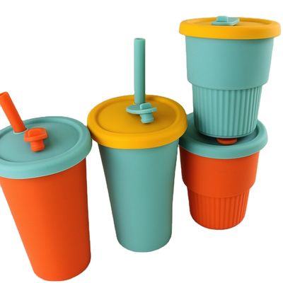 Tasse de café pliante de silicone de camp de voyage 350ml avec Straw Lid