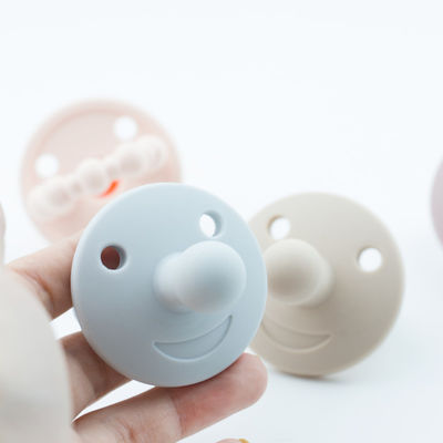 Support de poche de Cat Kitty Shape Silicone Pacifier Case pour l'enfant en bas âge de bébé faisant ses dents des tétines