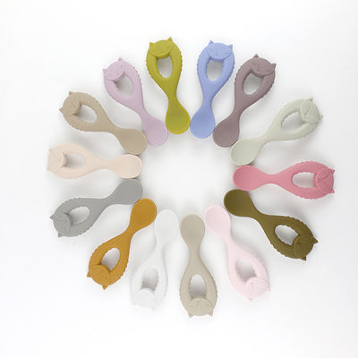 Cuillère de silicone de catégorie comestible de cuillère de bébé de nouveau venu avec les enfants écologiques d'enfant en bas âge alimentant à bébé la cuillère animale de silicone de style