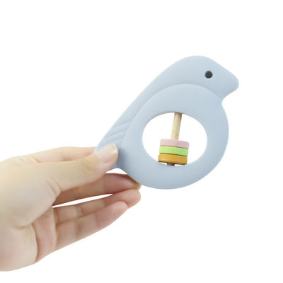 Hochet de bébé de silicone de forme d'oiseau avec le matériel écologique de couleur multi