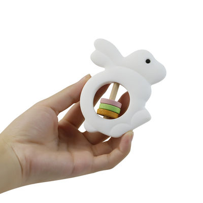 Les jouets écologiques de bébé de silicone cliquettent la forme de lapin pour l'enfant en bas âge