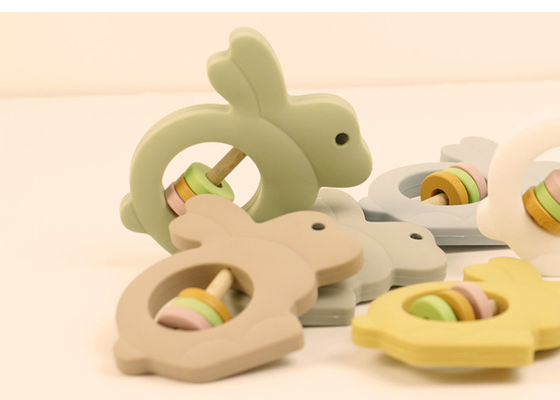 Les jouets écologiques de bébé de silicone cliquettent la forme de lapin pour l'enfant en bas âge