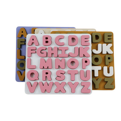 Puzzle de silicone d'enfants de catégorie comestible avec la forme d'alphabet de lettres