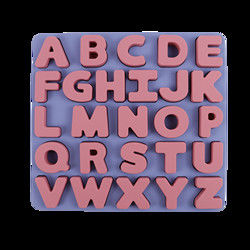 Puzzle de silicone d'enfants de catégorie comestible avec la forme d'alphabet de lettres
