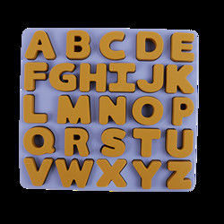 Puzzle de silicone d'enfants de catégorie comestible avec la forme d'alphabet de lettres