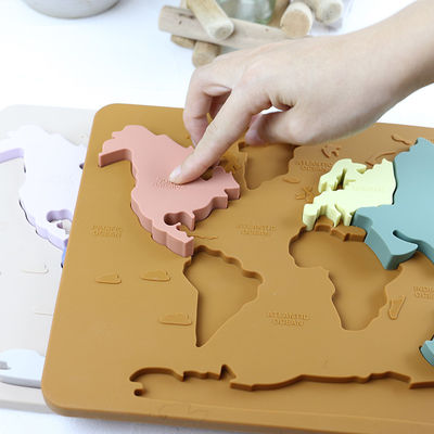 Puzzle personnalisé de bébé de carte du monde de silicone pour des enfants en bas âge Montessori éducatif