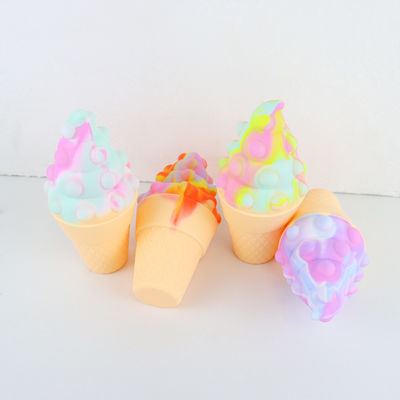 crème glacée colorée du silicone 3D Teether pour la psychologie de détente de bébé