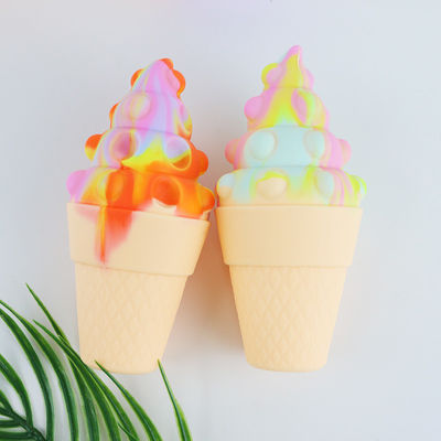 crème glacée colorée du silicone 3D Teether pour la psychologie de détente de bébé