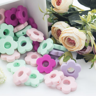 Perle de dentition en silicone avec trous de fleurs 4,5 cm pour collier à mâcher avec attache-sucette bricolage