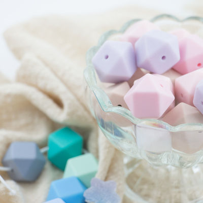 sécurité écologique de perle de dentition de silicone d'hexagone de 17mm masticable pour la dentition de bébé