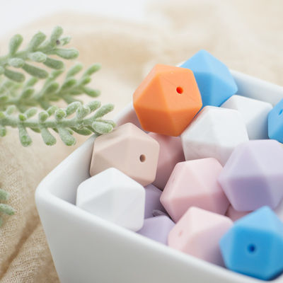 sécurité écologique de perle de dentition de silicone d'hexagone de 17mm masticable pour la dentition de bébé