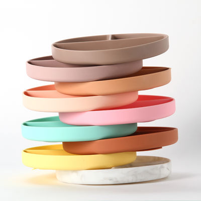 Assiette de bébé en silicone à aspiration de forme ronde pour l'alimentation des tout-petits