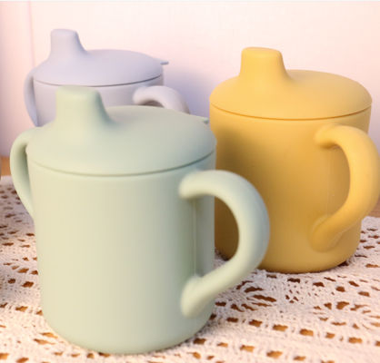tasses de boissons du silicone 120ml pour l'ODM d'OEM de formation d'enfant en bas âge d'enfants