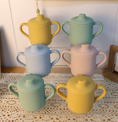 tasses de boissons du silicone 120ml pour l'ODM d'OEM de formation d'enfant en bas âge d'enfants
