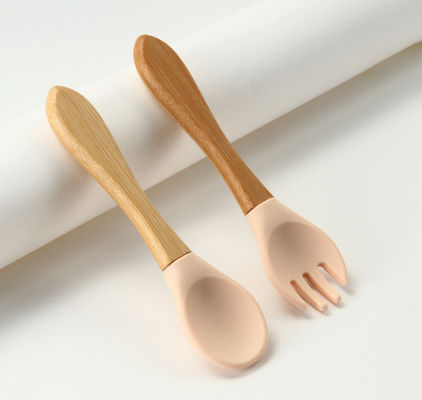 Fourchettes et cuillères faites sur commande de silicone, ensemble d'aliments pour bébés de silicone pour la formation de sevrage d'enfant en bas âge