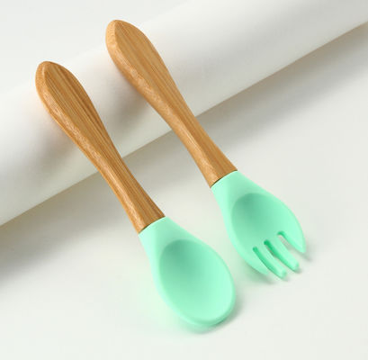 Fourchettes et cuillères faites sur commande de silicone, ensemble d'aliments pour bébés de silicone pour la formation de sevrage d'enfant en bas âge