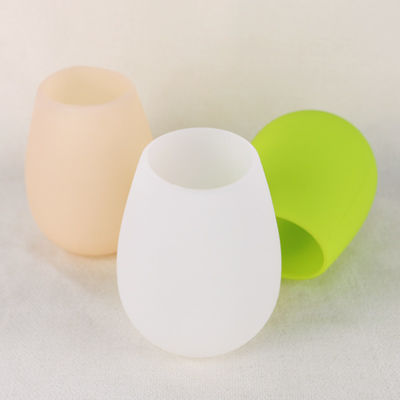 La tasse BPA de l'eau de silicone de couleur de Panton ne libèrent aucune poignée aucun couvercle pour la bière de vin