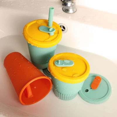 Tasse portative d'enfants de silicone de preuve chaude pour le jus 300ml 350ml de lait de thé