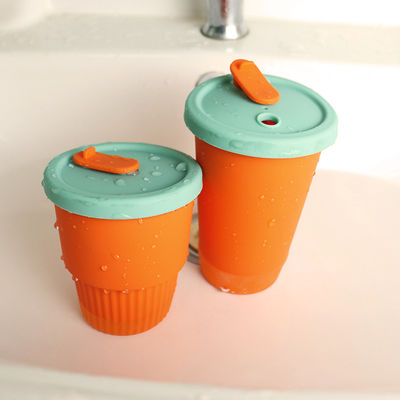 Tasse portative d'enfants de silicone de preuve chaude pour le jus 300ml 350ml de lait de thé