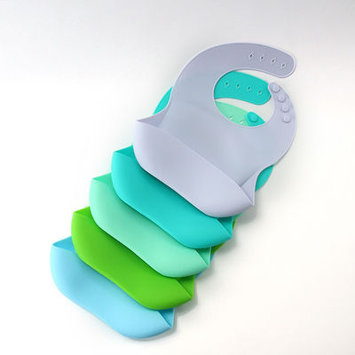 Bavoir personnalisé mou confortable de silicone imperméable pour le bébé buvant manger