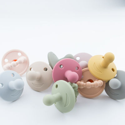 Support de poche de Cat Kitty Shape Silicone Pacifier Case pour l'enfant en bas âge de bébé faisant ses dents des tétines
