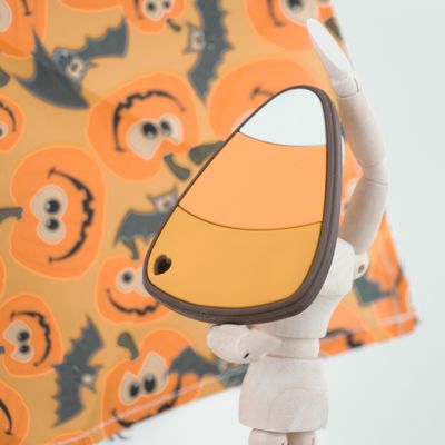 Bébé Teether de silicone de chapeau de sorcières de Halloween coloré pour la douleur apaisante de faire ses dents