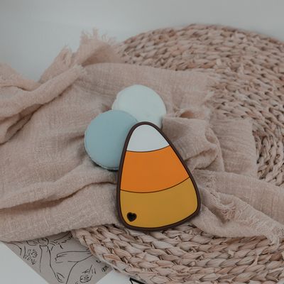 Bébé Teether de silicone de chapeau de sorcières de Halloween coloré pour la douleur apaisante de faire ses dents