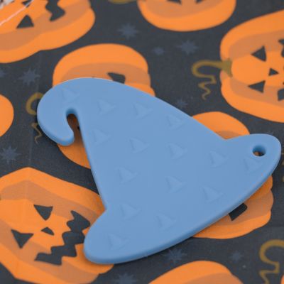 Bébé Teether de silicone de chapeau de sorcières de Halloween coloré pour la douleur apaisante de faire ses dents