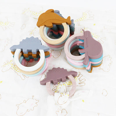Forme de Teether Toy With Penguin Unicorn Raccoon de bébé de silicone de bande dessinée