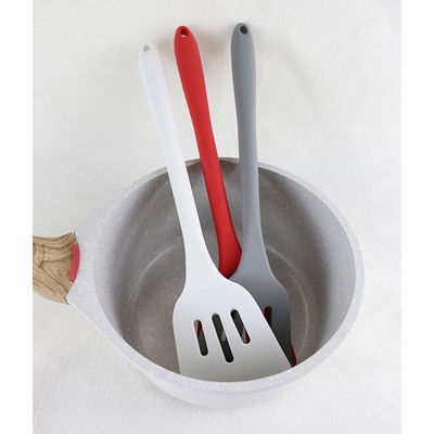 La vaisselle de cuisine de silicone de couleur de Panton a placé le coffre-fort libre de catégorie comestible de BPA pour la cuisine