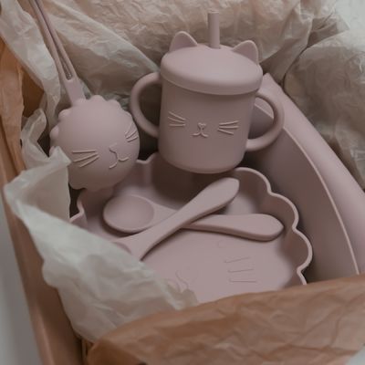 Le bébé en gros Geschirr a mené le produit de alimentation d'ensemble de vaisselle de bébé de silicone de plat de cuvette de cuillère de cuvette de cuillère de bavoir de silicone de sevrage