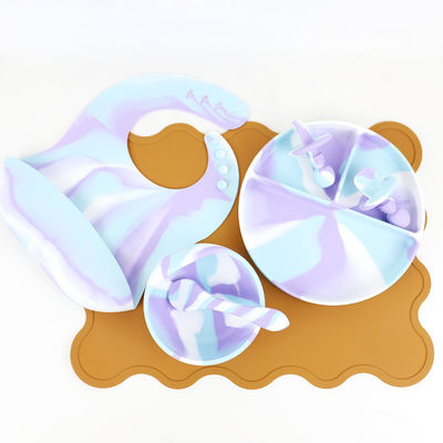 Le gradient colore la vaisselle de silicone a placé glissement libre de BPA l'anti pour le nourrisson de bébé