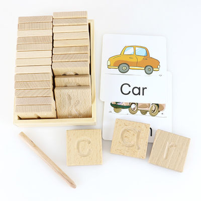 26 jouets en bois d'enfants de lettres d'alphabet éducatifs pour des étudiants d'enfants