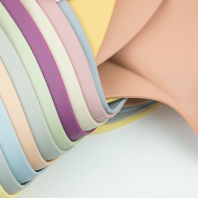 Bavoir personnalisé mou libre de silicone de BPA, bavoirs imperméables de receveur de nourriture de silicone