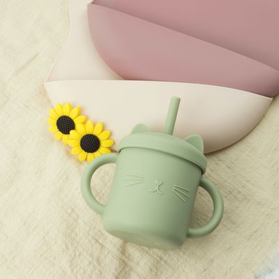 Bavoir de alimentation BPA de bébé de silicone d'enfant en bas âge doux libre avec le receveur de nourriture