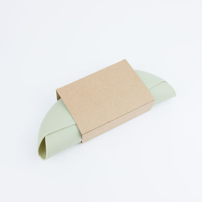 Logo Bavoir en silicone adapté aux besoins du client, bavoirs de alimentation imperméables pour des garçons de filles