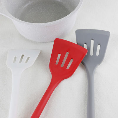 Gray White Colors Silicone Kitchenware rouge a placé la preuve chaude de spatule avec la couleur de Panton