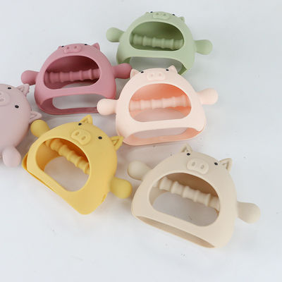 Divers silicone fait sur commande Teether de poignée de poignée de forme de porc de formes pour le bébé avec de diverses conceptions