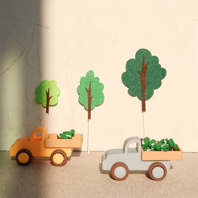 Des jouets de voiture en silicone pour bébés en fonctionnement Des voitures en silicone