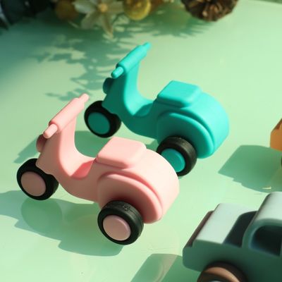 personnalisé et en gros Sécurisé en silicone pour véhicules Jouets pour bébés ambulances camions motocycles jouets pour voitures