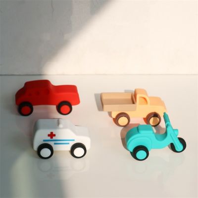 personnalisé et en gros Sécurisé en silicone pour véhicules Jouets pour bébés ambulances camions motocycles jouets pour voitures