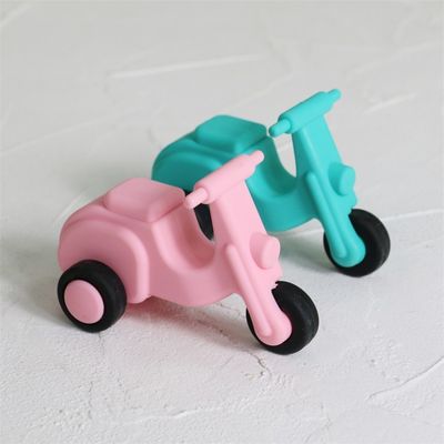 personnalisé et en gros Sécurisé en silicone pour véhicules Jouets pour bébés ambulances camions motocycles jouets pour voitures