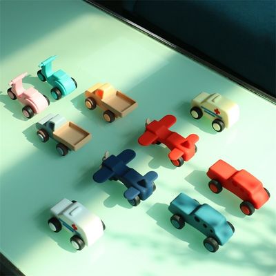 personnalisé et en gros Sécurisé en silicone pour véhicules Jouets pour bébés ambulances camions motocycles jouets pour voitures