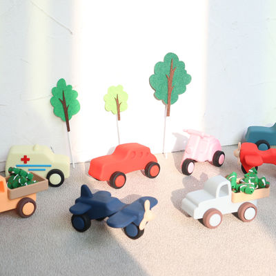 Nouveau arrivé Jouets de voiture en silicone pour bébés Ambulance mignonne Jouets de jeu