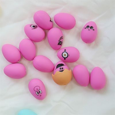 Perles de silicone pour les dents douces sûres durables Perles d' œufs de silicone de Pâques avec un trou pour la fabrication du stylo