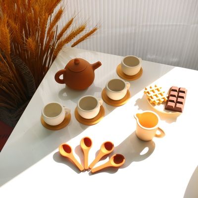 Jeux de silicone pour bébés avec une théière