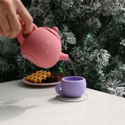 Derniers jouets pour enfants BPA Grade alimentaire gratuit 17 pièces Set Cuillère en silicone Cuillère côte Dessert Thé à thé Kit de jouets