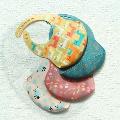 Protégez vos vêtements de bébé Silicone Baby Bib Resistant aux taches Animal Printing Pattern Silicone Bib