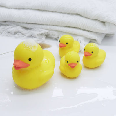 Fabrique de silicone personnalisée ODM OEM jouets de bain pour bébés PVC sans BPA sans matériau sûr 100% jouets de canard en silicone