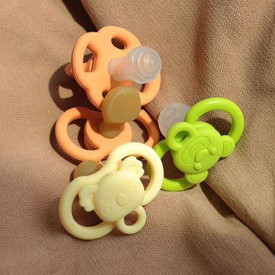 en gros différentes couleurs disponibles en stock livraison rapide sans BPA bébé dentifrice apaisant bébé doux silicone sucette